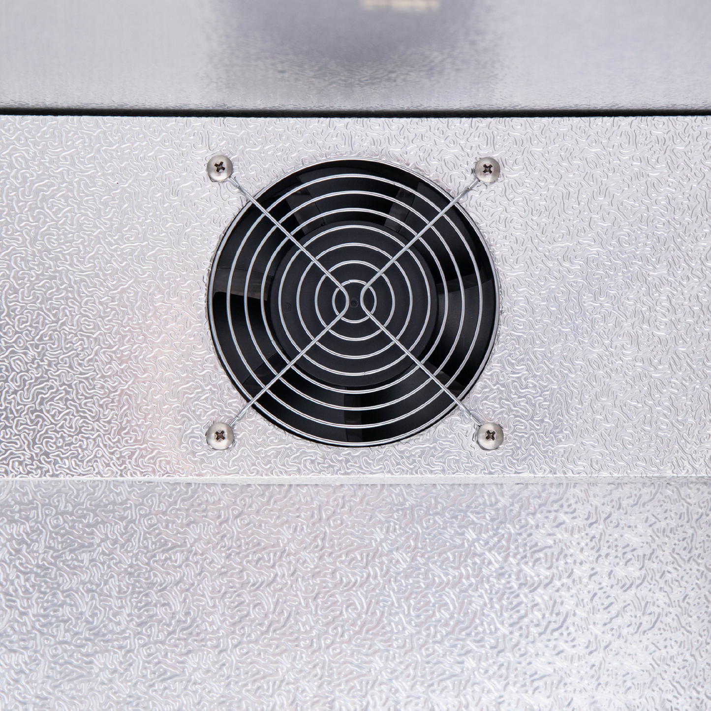 Back Bar Bottle Cooler – 3 Door, Sliding (POLARCAB)