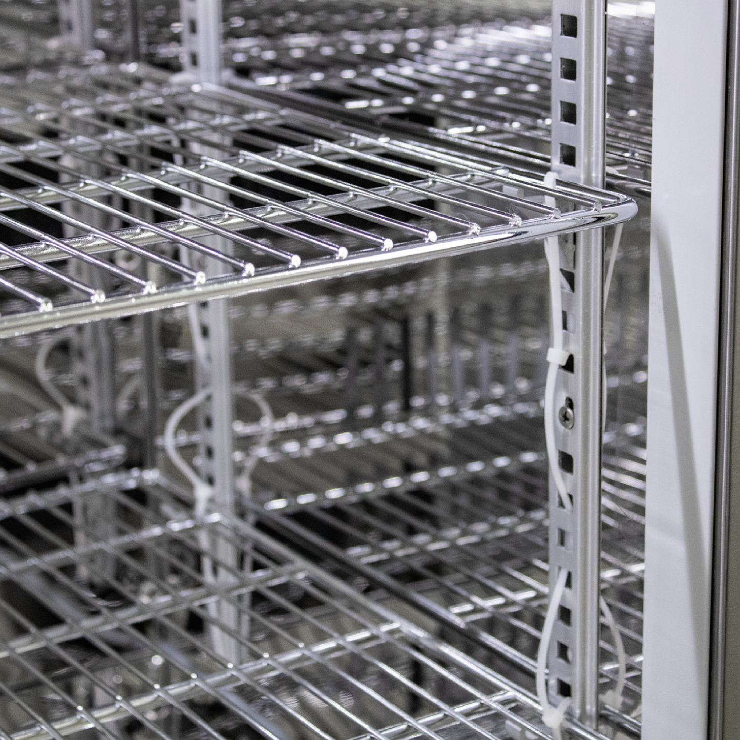 Back Bar Bottle Cooler – 3 Door, Hinged (POLARCAB)