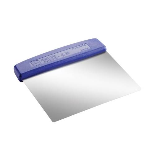 DOUGH CUTTER PLASTIC HANDLE 135 X 135MM