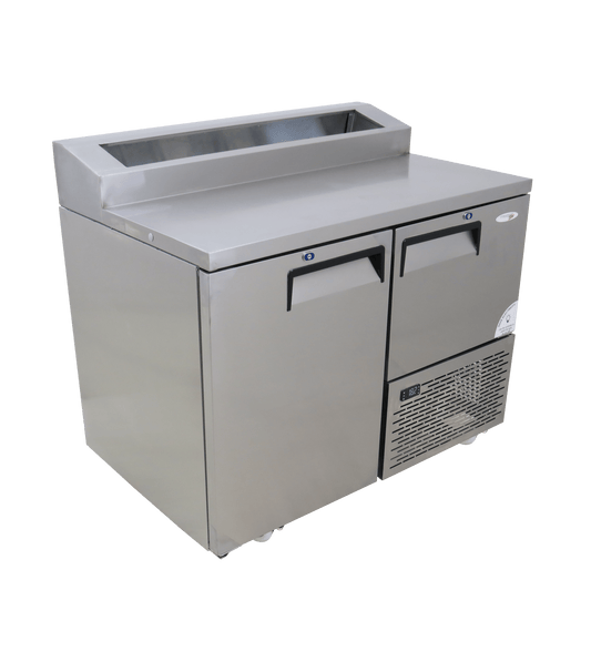 FRIDGE STAR UNDER BAR FRIDGE S/S EXTERIOR 1 AND HALF SWING SOLID DOORS INCL
CASTORS AND EMS - PIZZA TOP